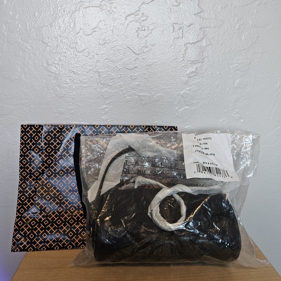 Tory Burch Willa Handbag - Picture 9 of 9